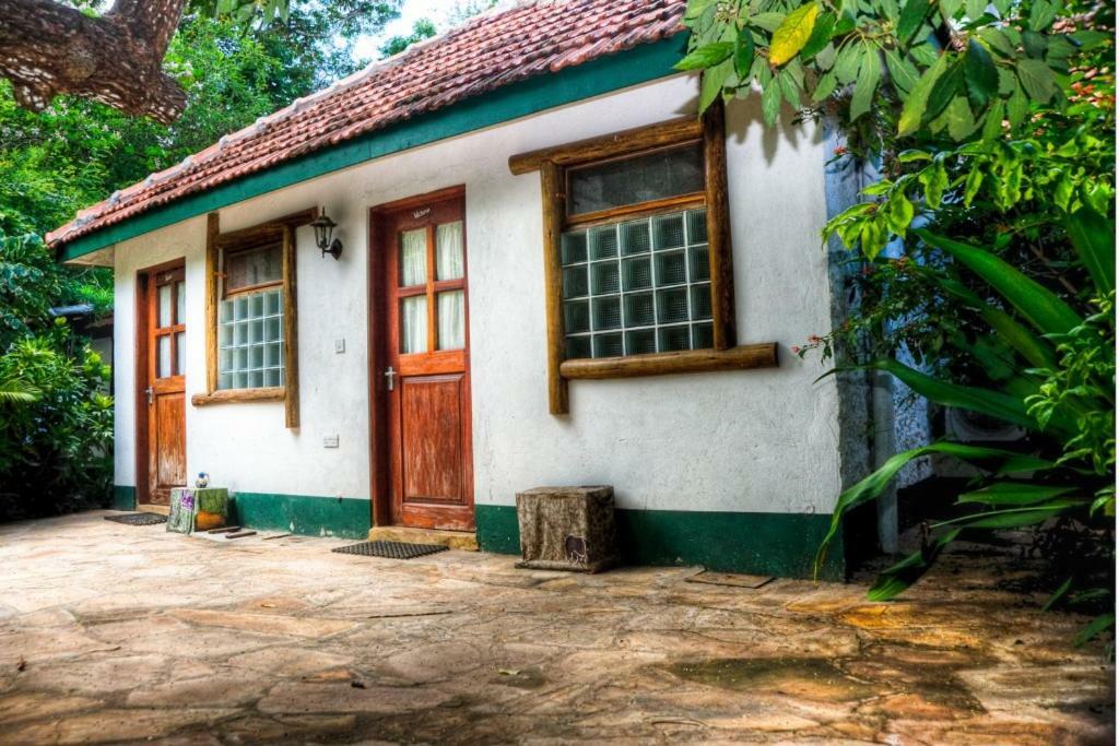 Triniti Oysterbay Dar es Salaam Exterior foto